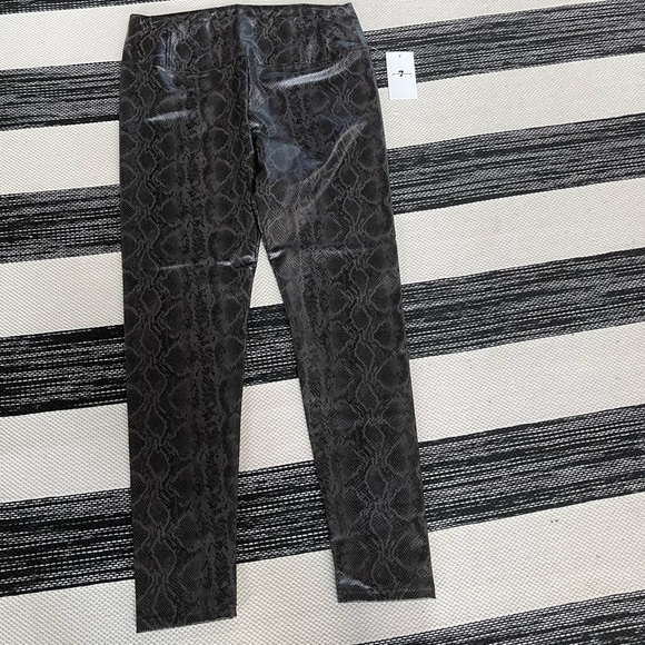 NWT 7 For All Mankind Snake Skin Faux Leather High Rise Leggings in Black - Picture 6 of 8